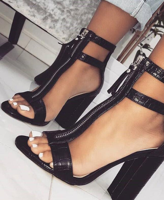 Cut-out Gladiator Stone Pattern Sandals - Ernadi