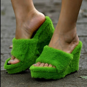 New Fur Slippers Women&#39;s Wedge Heel Shoes Women High-heeled Furry Drag Fashion Outdoor All-match Shoes Slippers Furry Slides